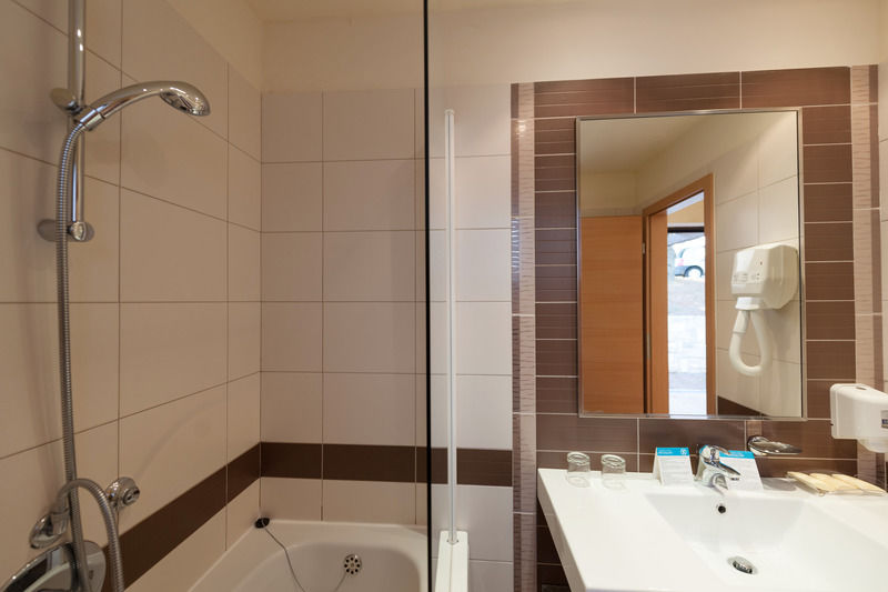 Maistra Select Petalon Resort Vrsar Bagian luar foto